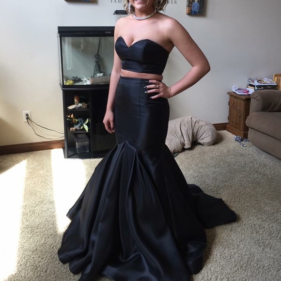 Black prom dress - Picture 1 of 3